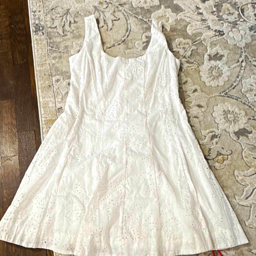 Calypso St. Barth White Eyelet Scoop Neck Sleeveless Zip Dress Knee Size 6